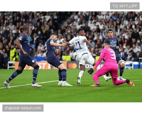 曼城中轴线相对完整但防线存隐患 客战皇马需避免重蹈覆辙